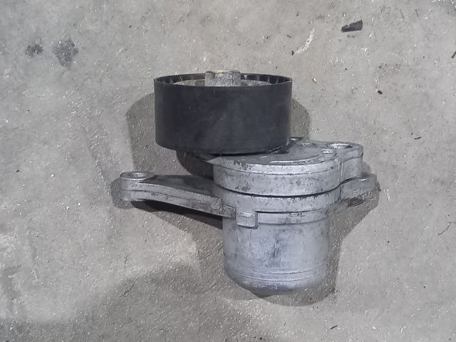 bontott RENAULT MASTER Szíjfeszítő Görgő